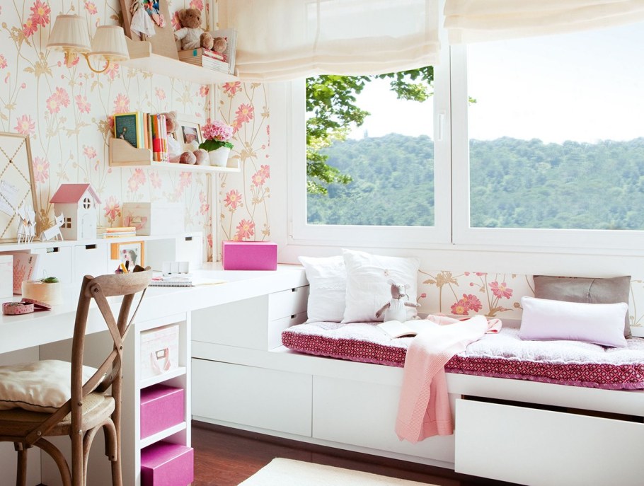 Мягкий подоконник в детской