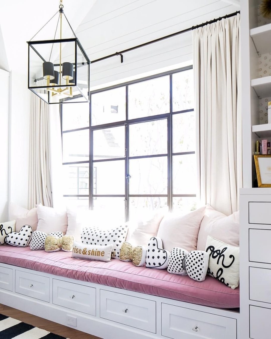 Подушка на подоконник