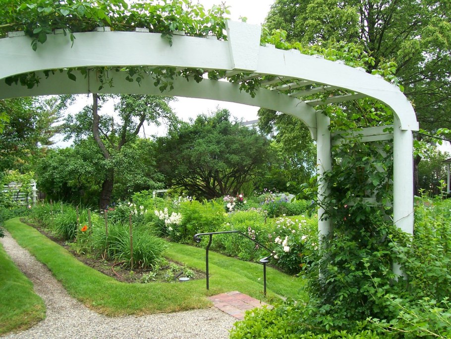 Деревянные арки для дачи