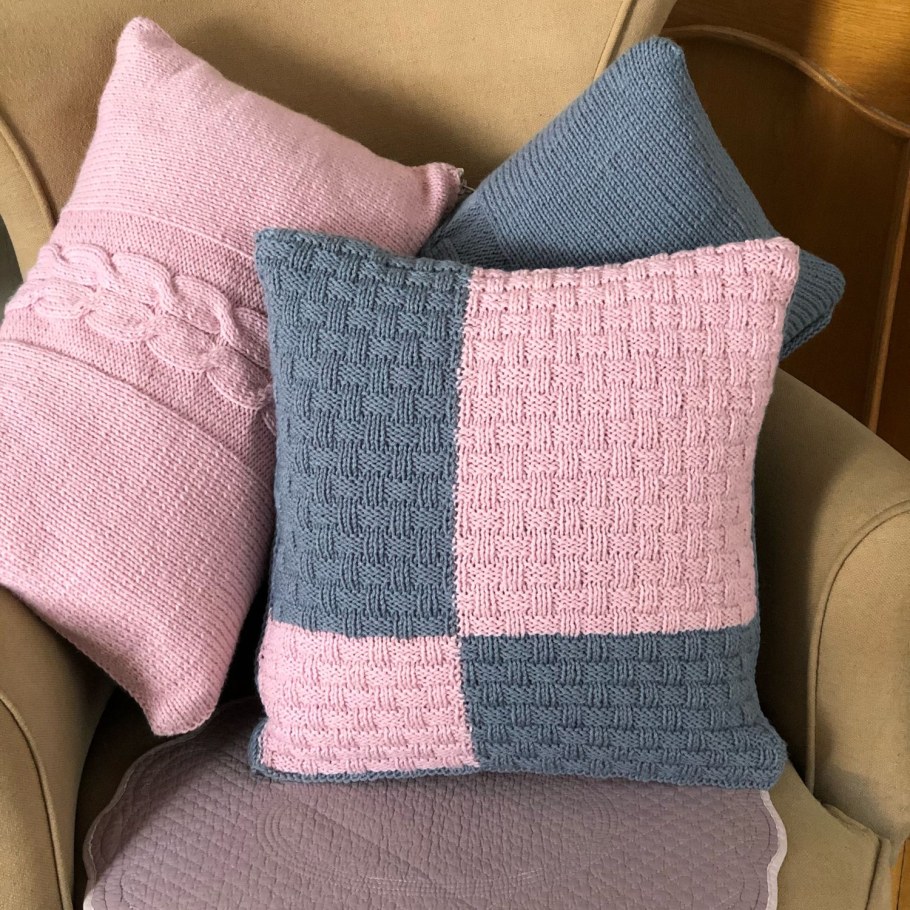Вязаные наволочки на диванные подушки