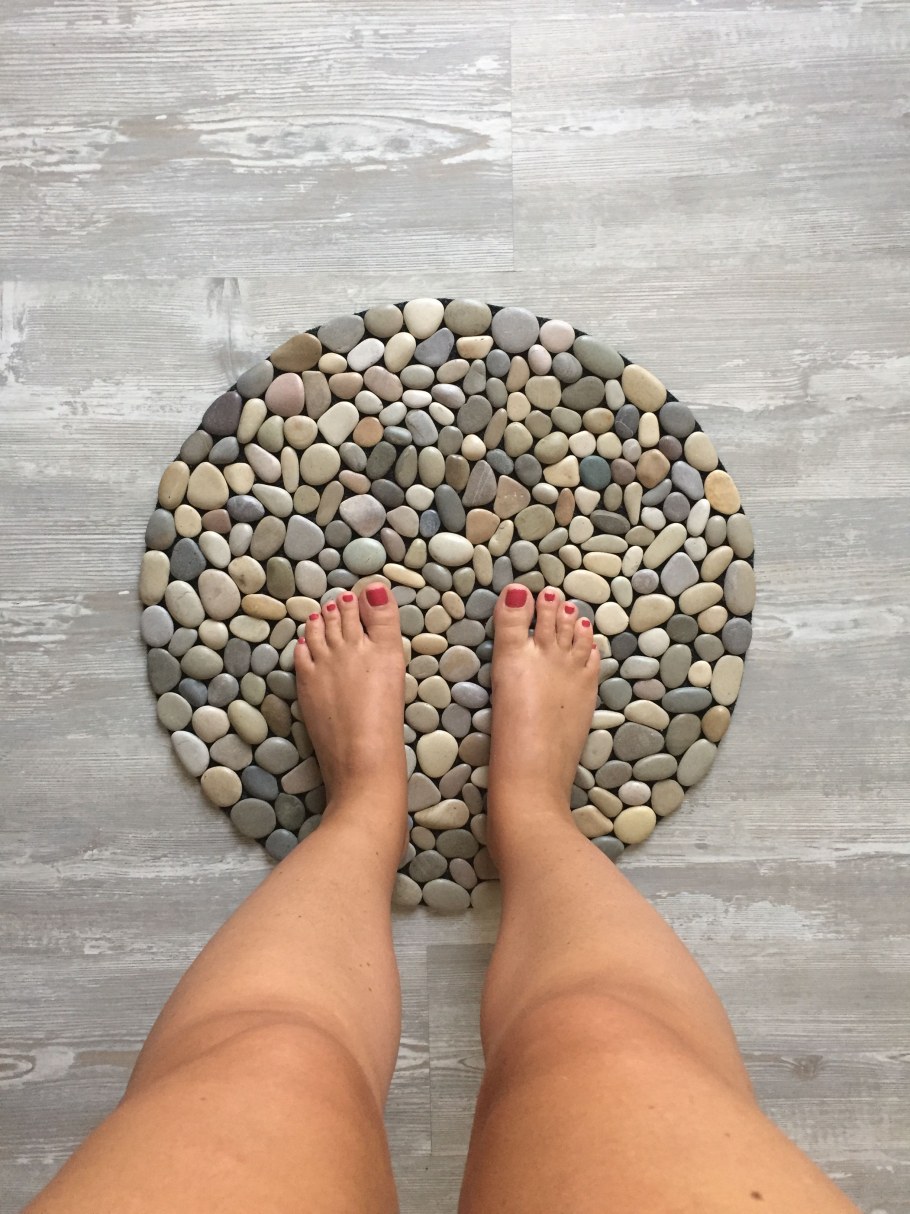 Декор из морских камней