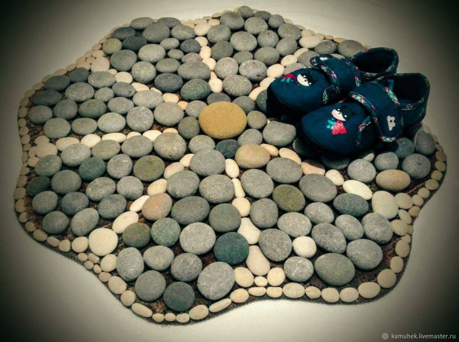 Изделия из гальки
