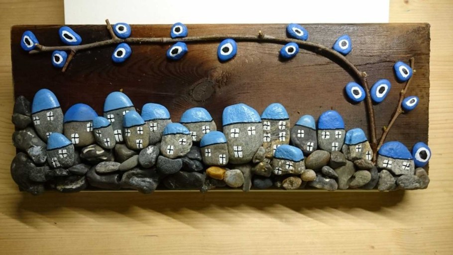 Панно из камней