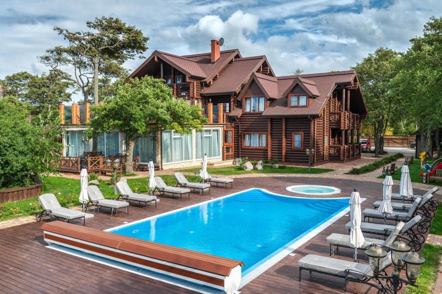 Тини Хаус с террасой