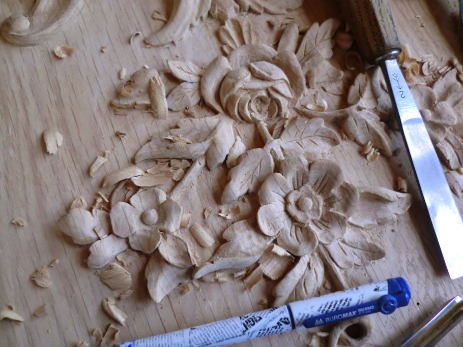 Резчик по дереву Владимир Грабовский