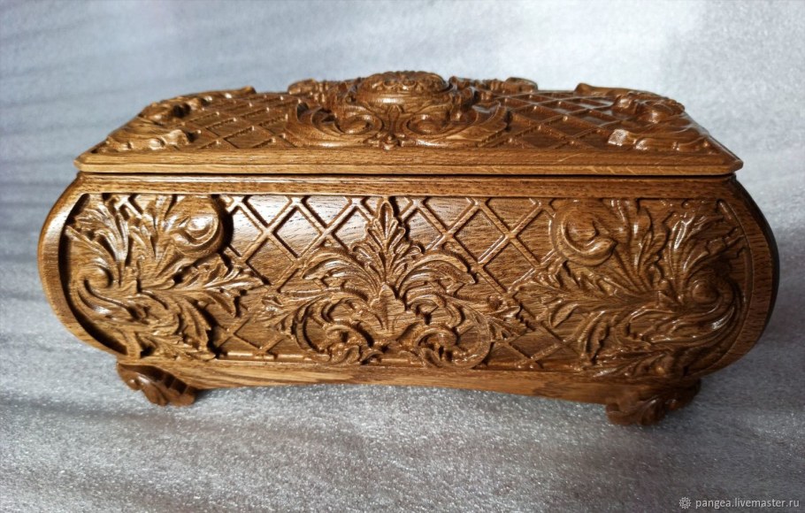 Шкатулка резная