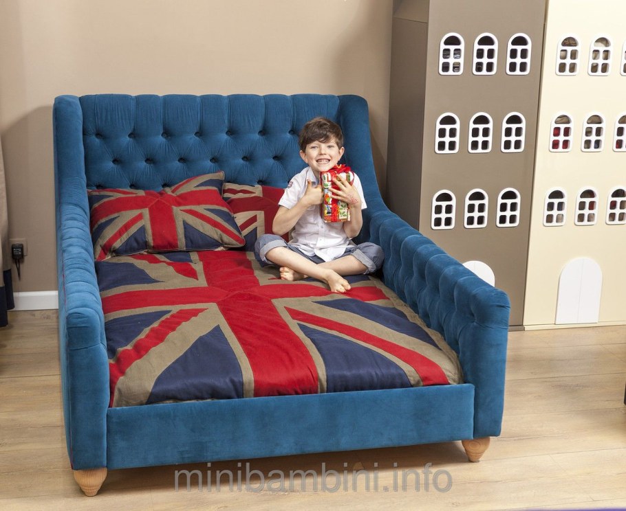 Кровать для ребенка с мягкими бортиками