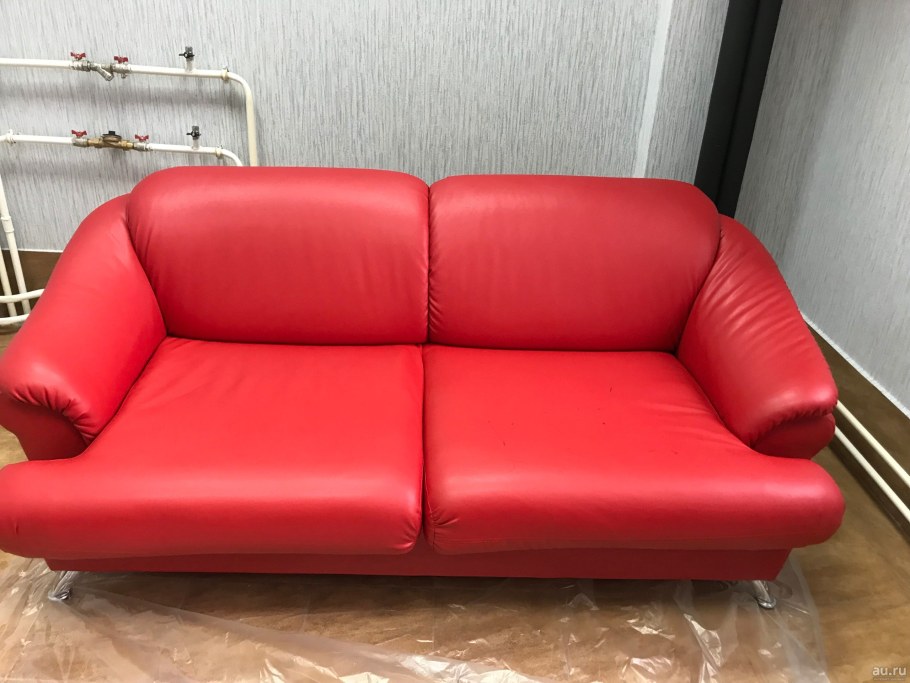 Диванчик из кожзама