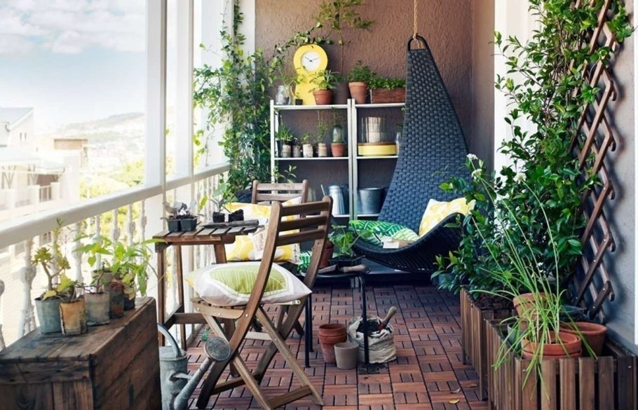 Стильный маленький балкон