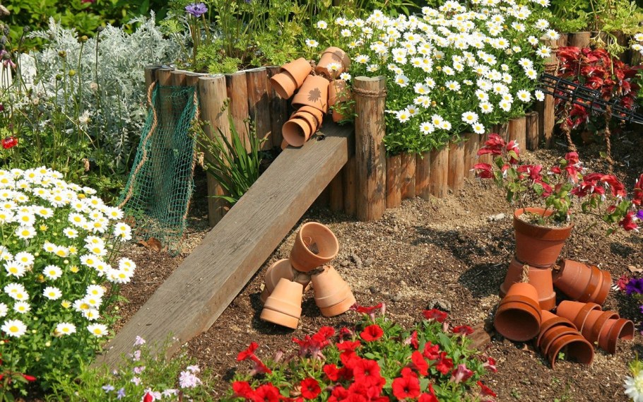 Цветник в деревенском стиле