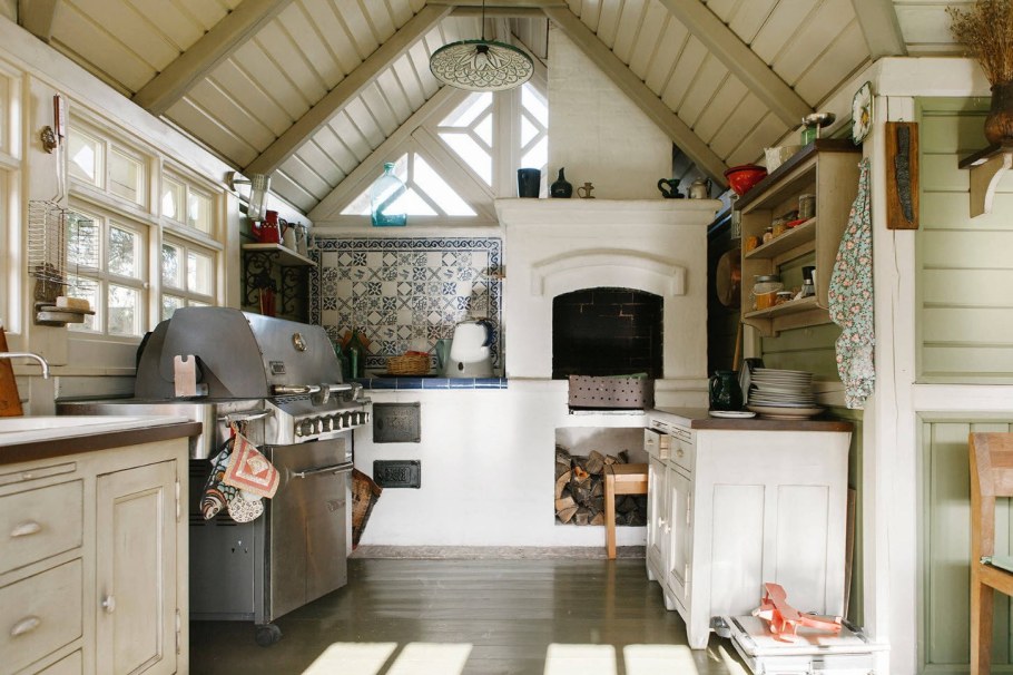 Камин в деревянном доме