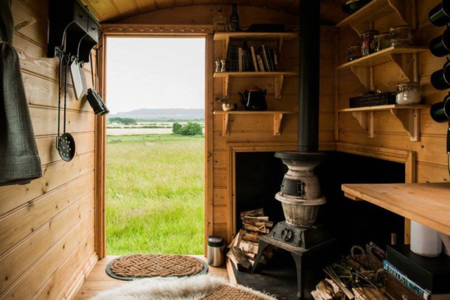 Домик с камином