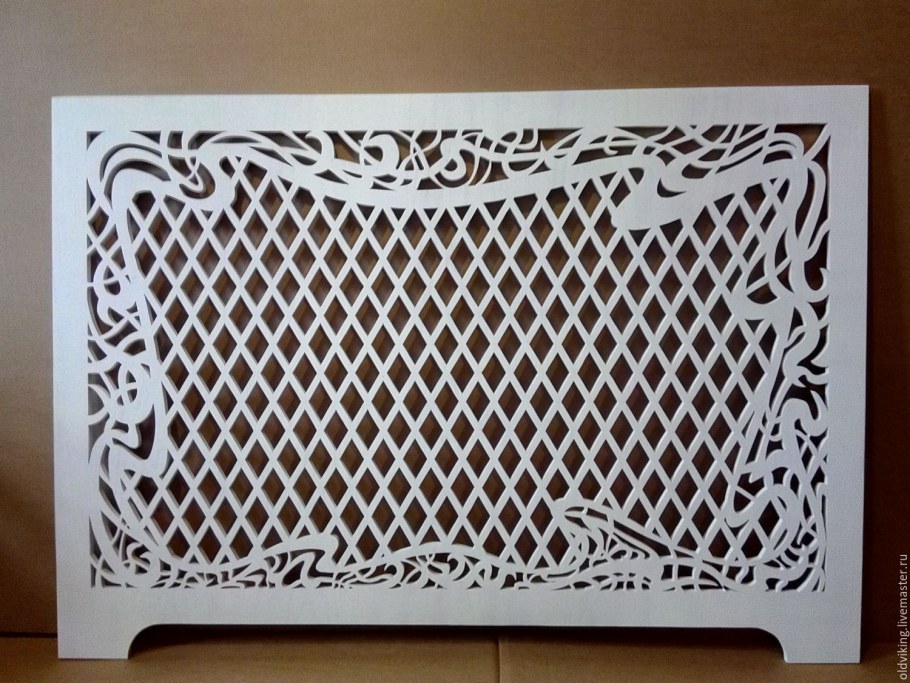 Экран на батарею фанера