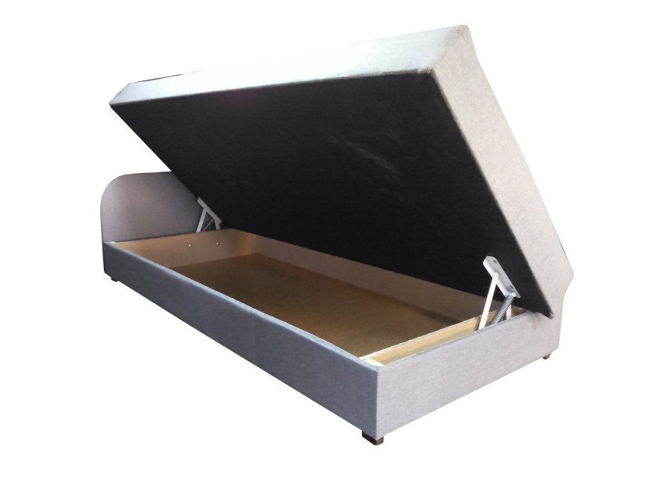 Гостиная с кроватью