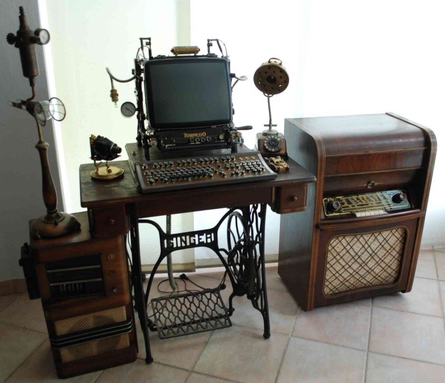 Компьютер в стиле стимпанк