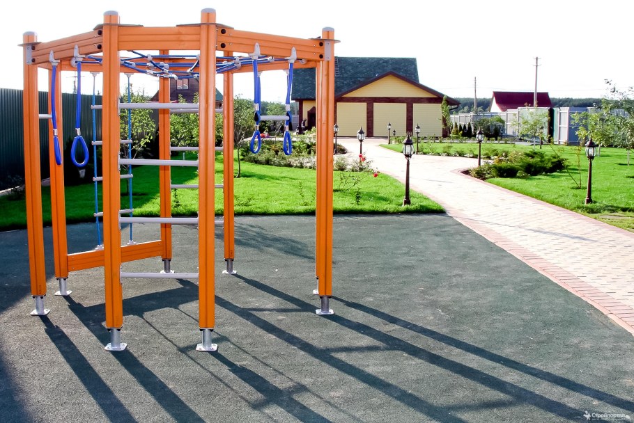 Спортивная площадка