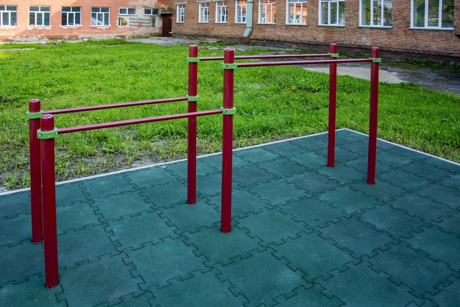 Спортивные снаряды для спортивной площадки