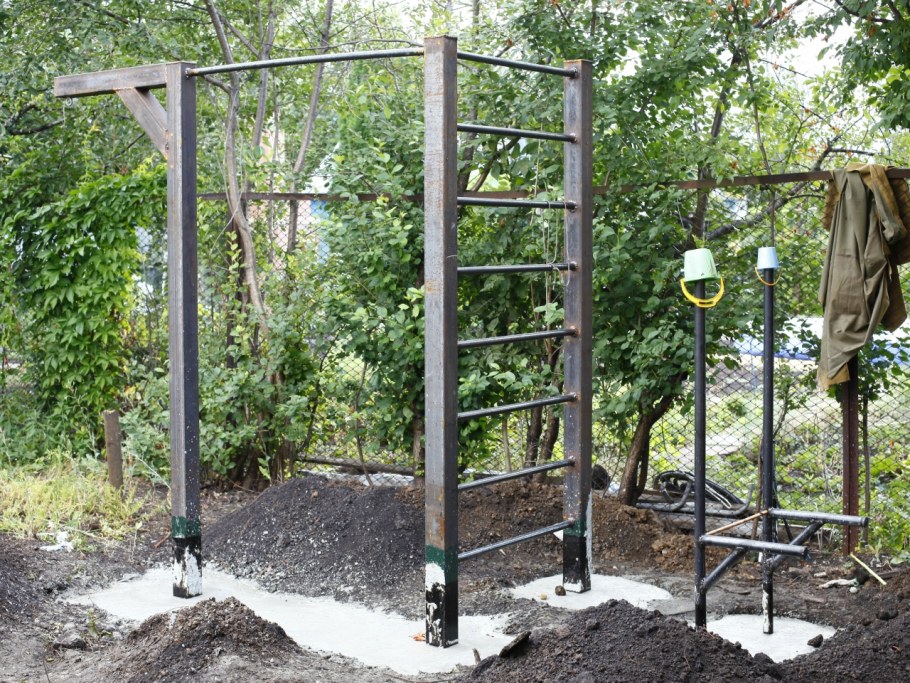 Турник уличный для дачи