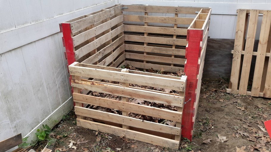 Грядки из поддонов для дачи