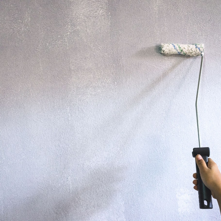 Покраска стен и потолков