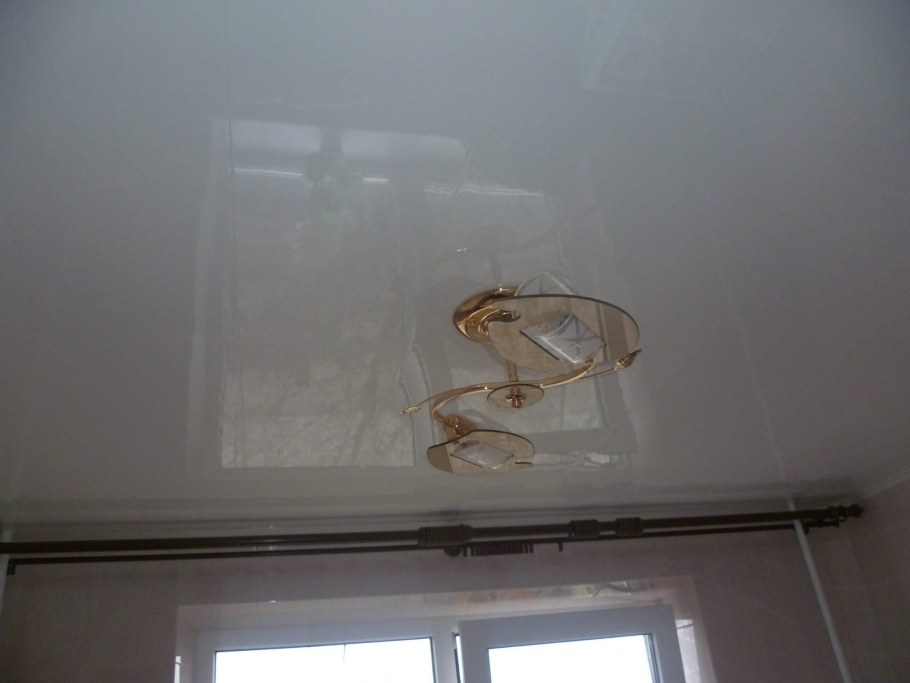 Потолок из пластиковых панелей