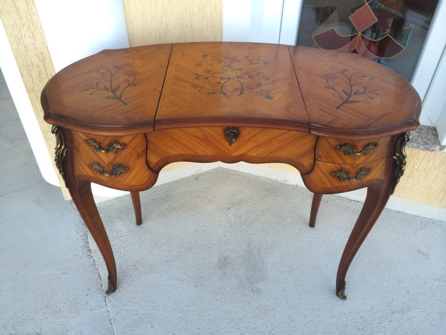 Стол картинка