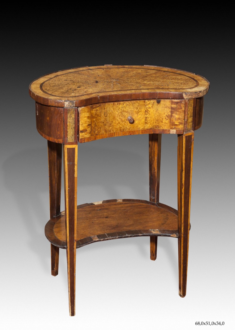 Столик Бобик 18 век