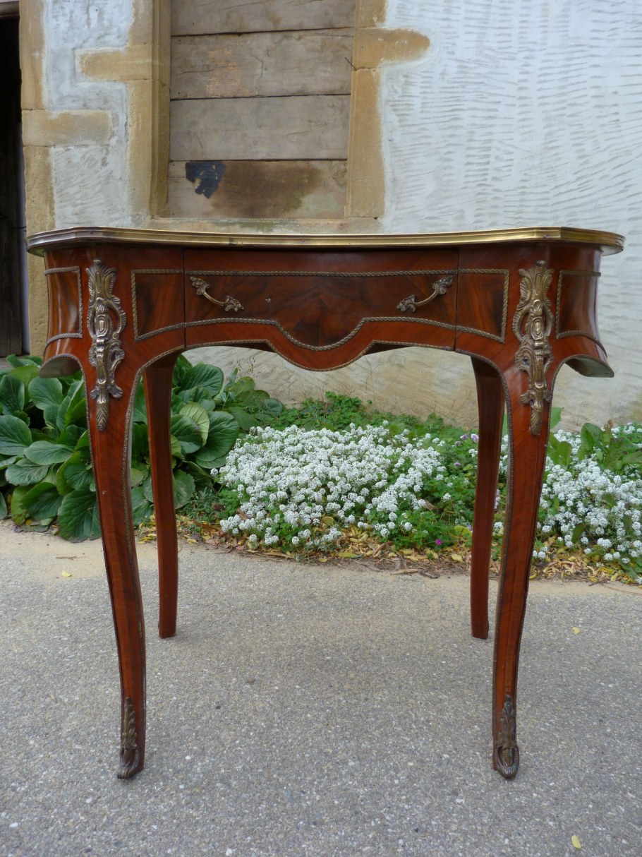 Антикварный письменный стол Бобик