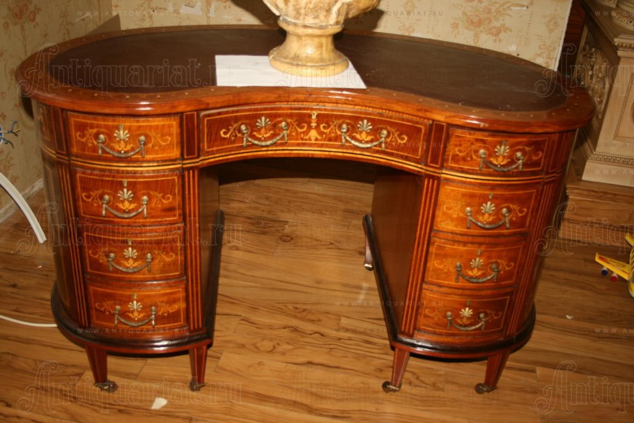 Столик антикварный с Маркетри