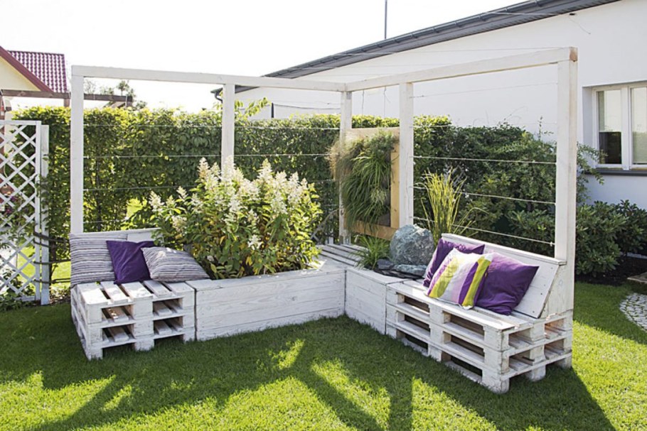 Беседка из европоддонов