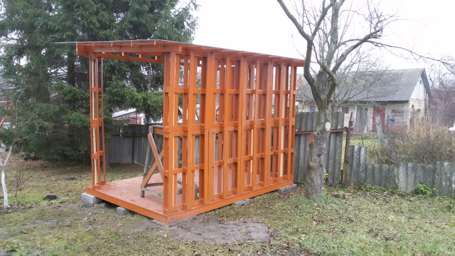 Беседка из поддонов