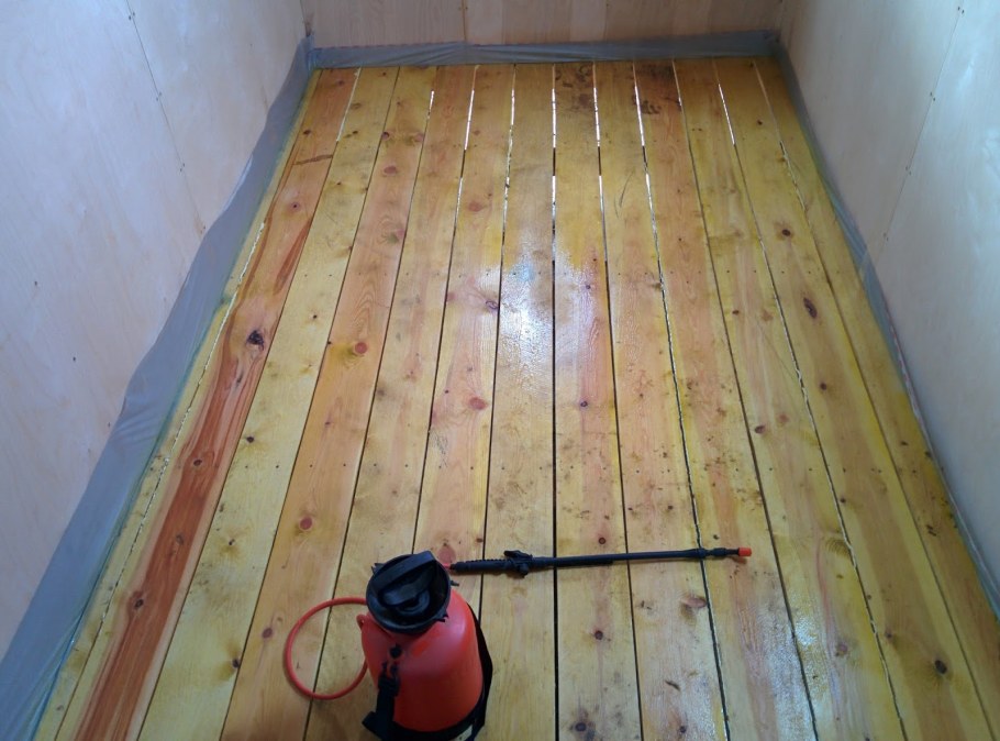 Крепление шпунтованной доски на пол