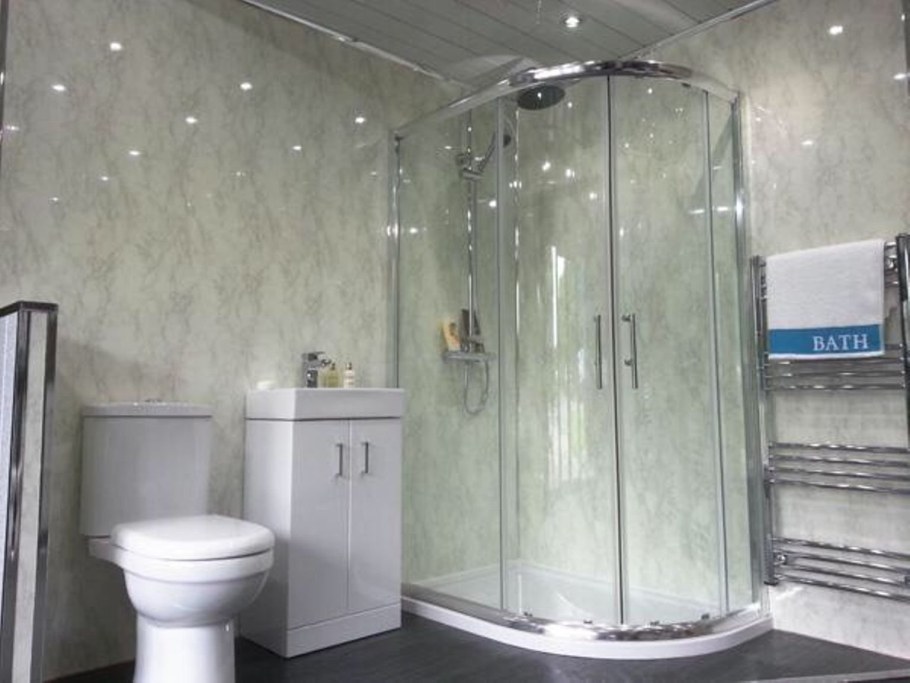 Ванная пластиковыми панелями