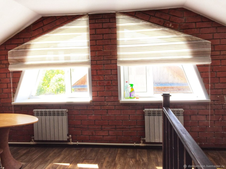 Римские шторы в эркере