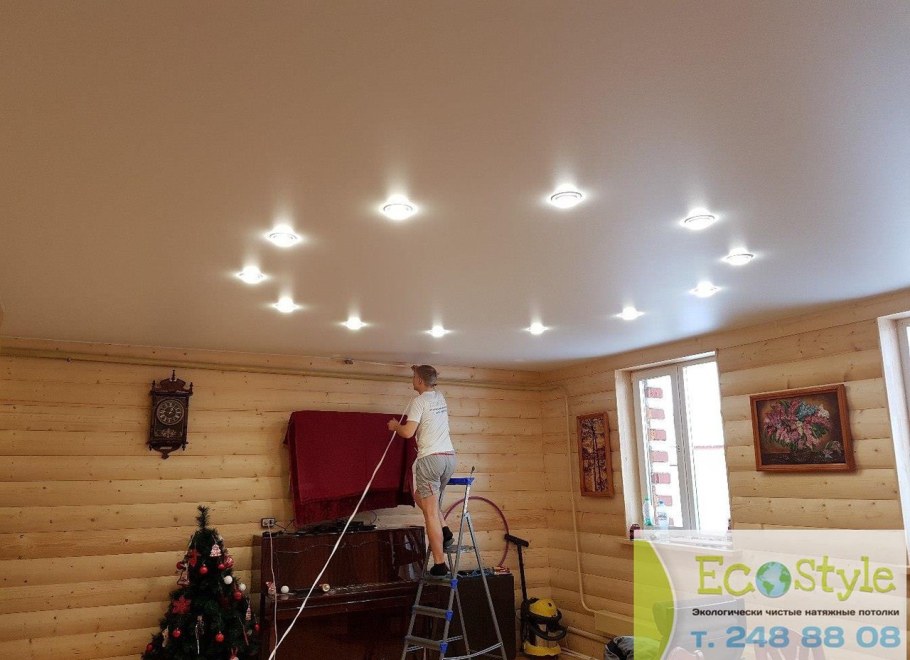 Натяжные потолки для коттеджа/дачи