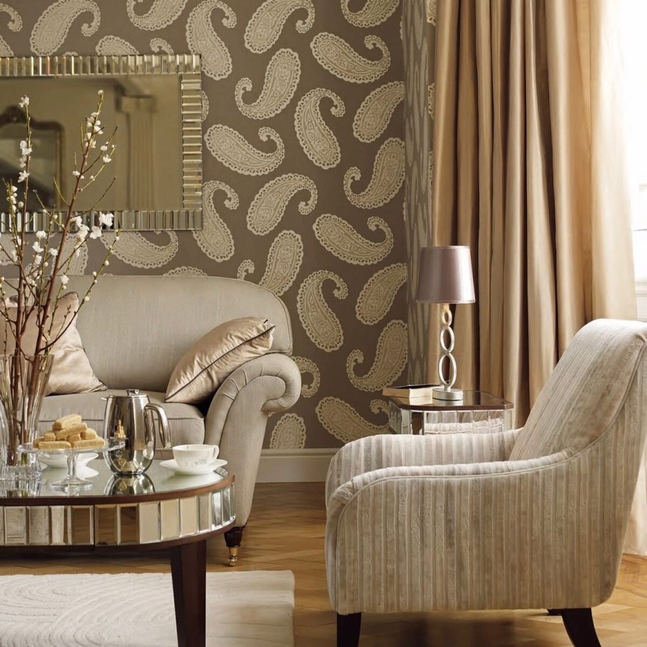 Обои с орнаментом в гостиной