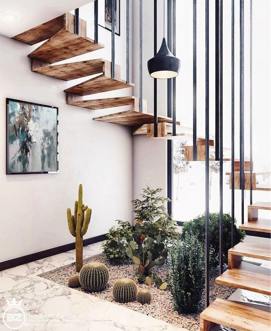 Люстра на лестницу