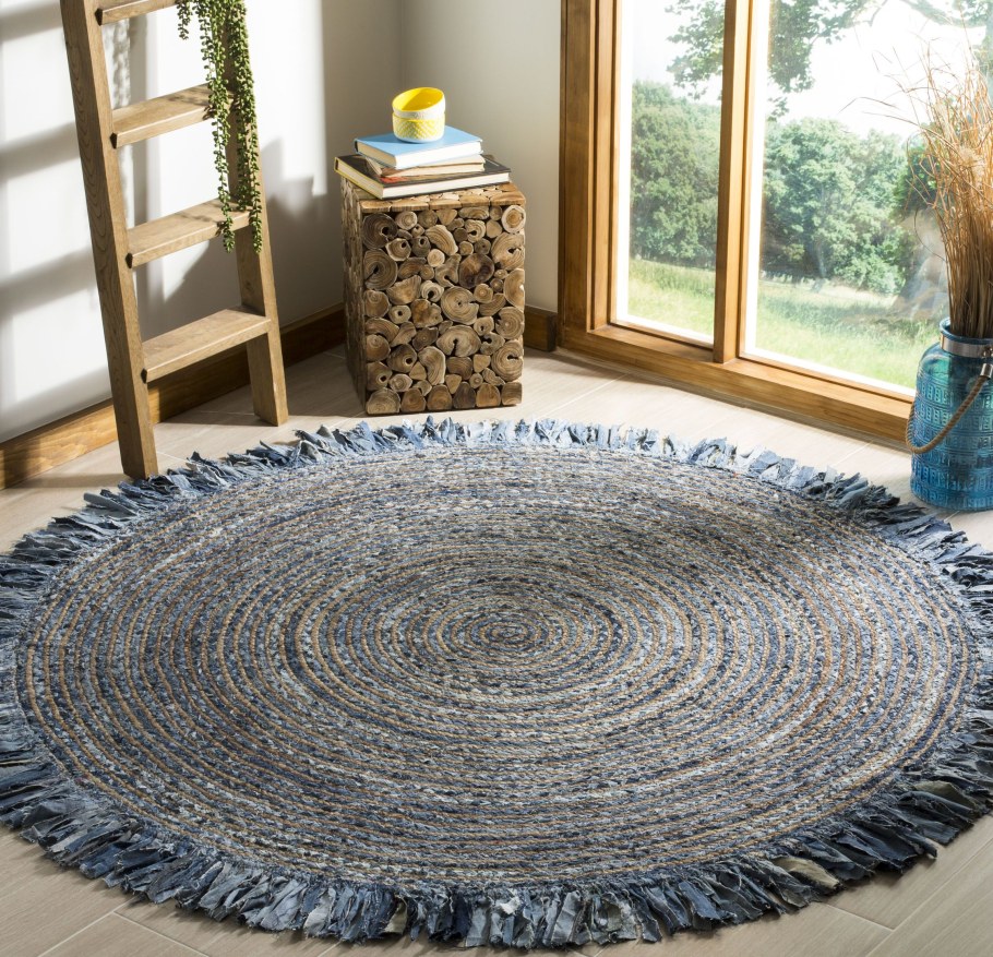 Круглый плетеный ковер