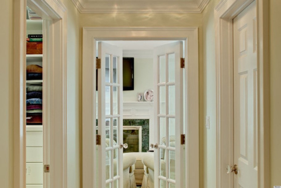 Двойная дверь в коридор