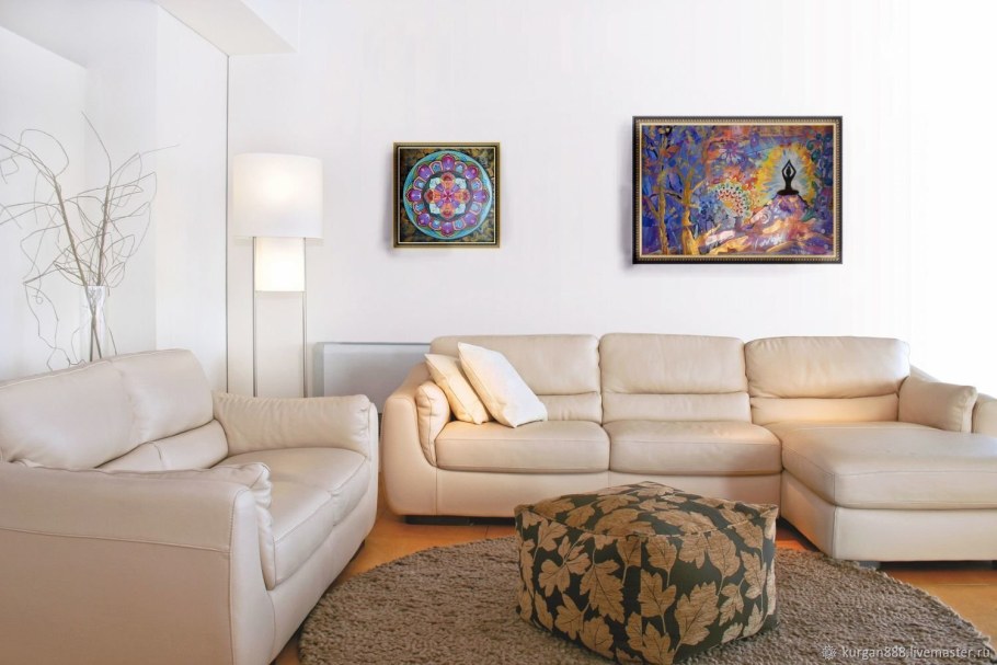 Картины над диваном в гостиной