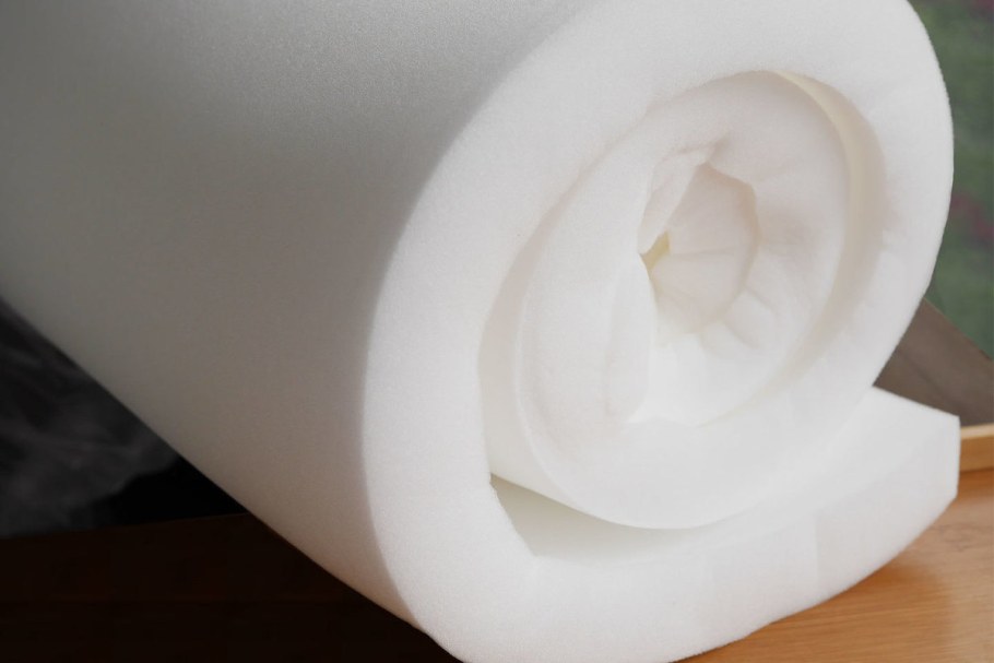 Рулон поролона