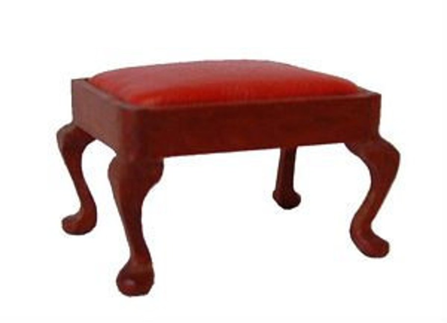 Красивый старинный комод кабриоль