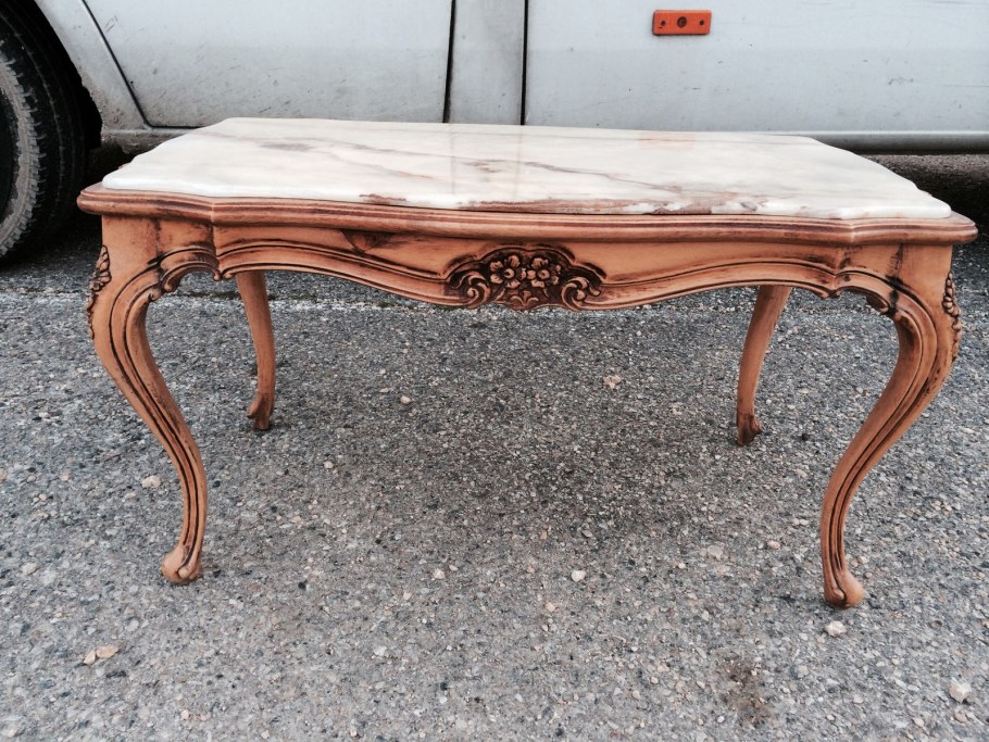 Стол с ножками кабриоль деревянный