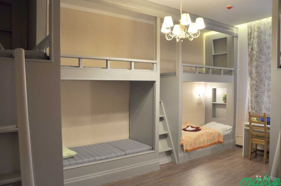Двухъярусная кровать со ступеньками