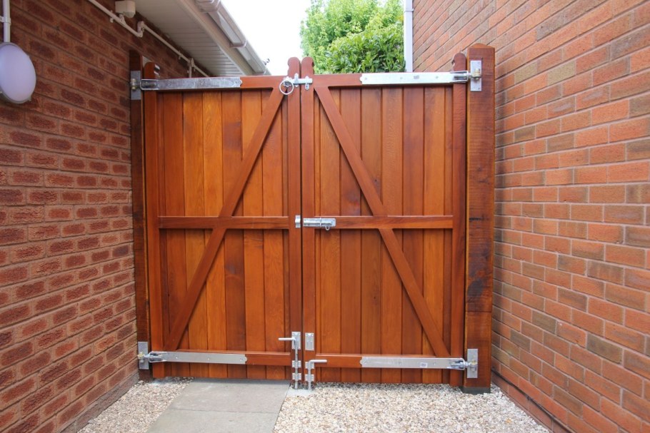 Ворота для сарая