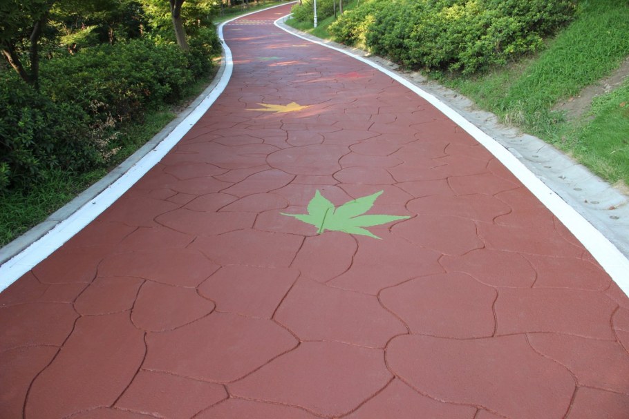 Резиновая краска для бетонных дорожек