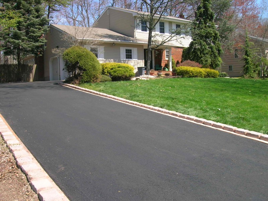 Асфальтовые дорожки на участке