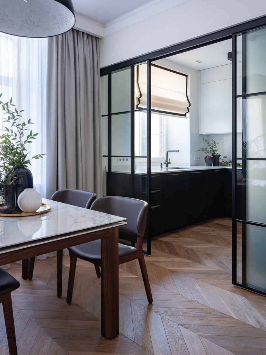 Перегородка между коридором и гостиной