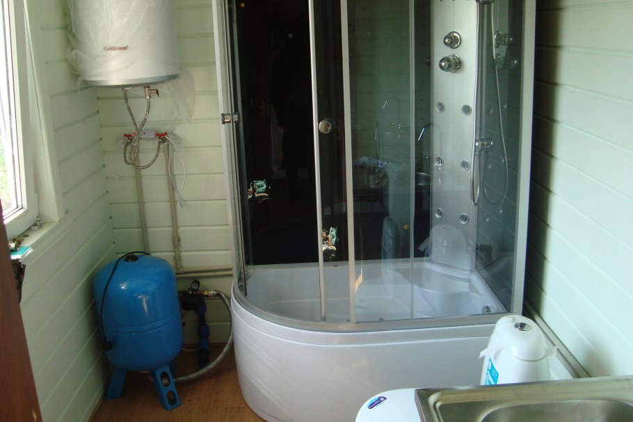 Душевая в деревенском доме