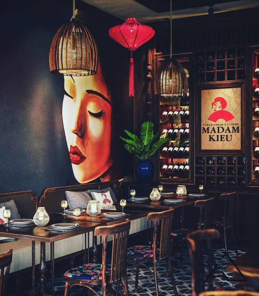 Панно в интерьере кафе